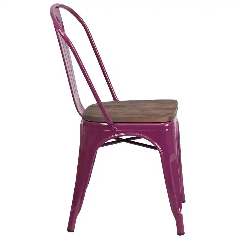Sedia da pranzo impilabile in metallo colorato con seduta in legno