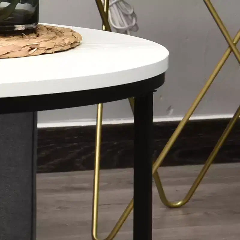 Tavolino rotondo con piano effetto legno bianco e struttura in metallo nero